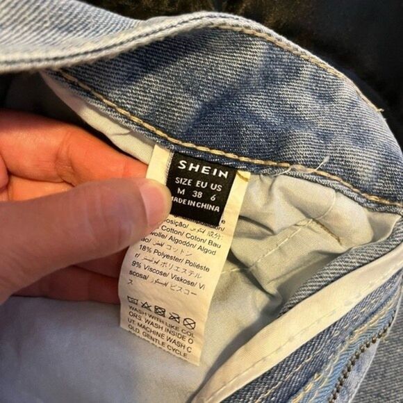 SHEIN Frenchy Ripped Frayed Hem Mom Jeans Size Medium - Picture 5 of 7